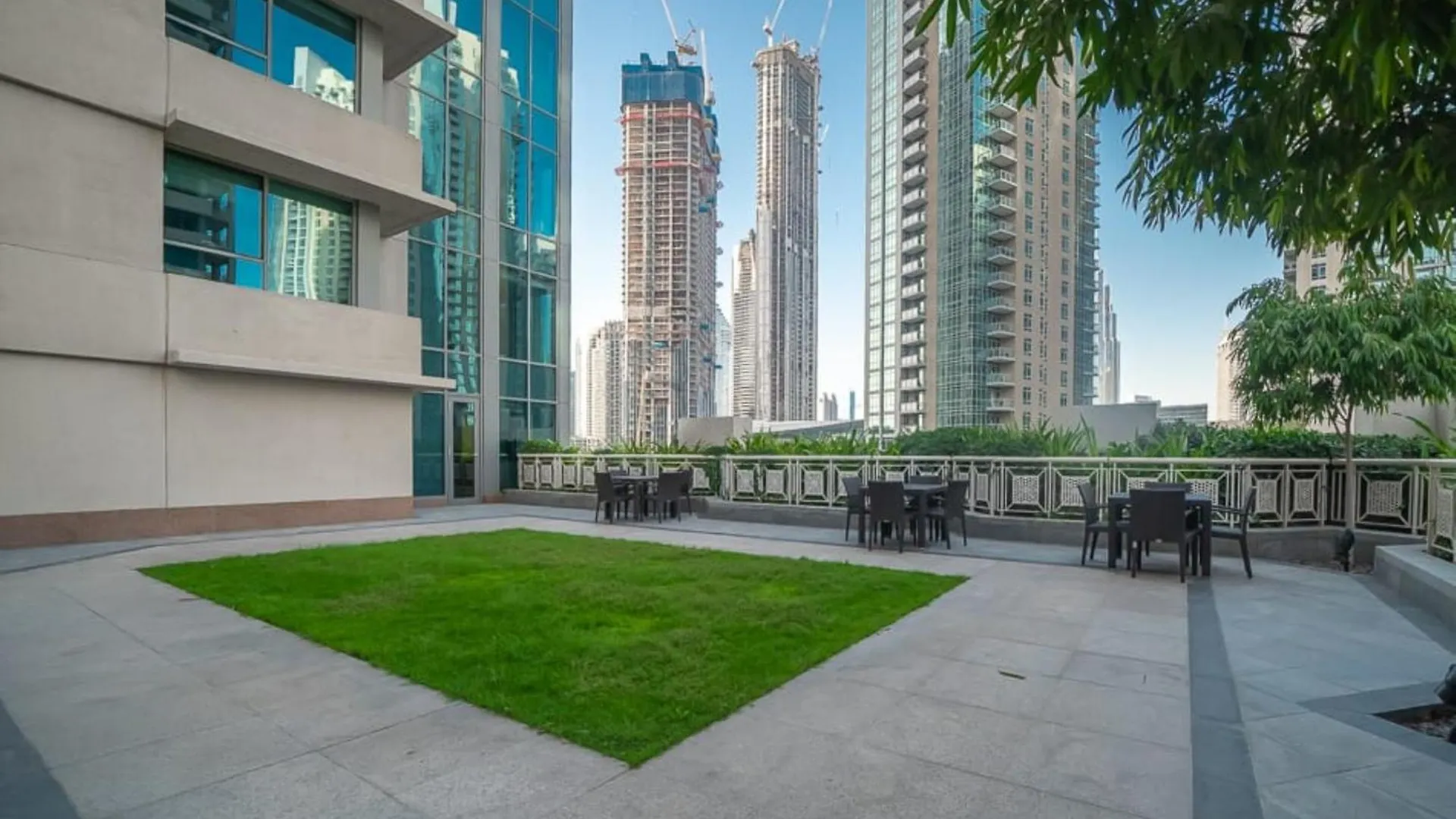 Bellavista - 1 Bedroom - With Extra Room - Partial Fountain View Dubai