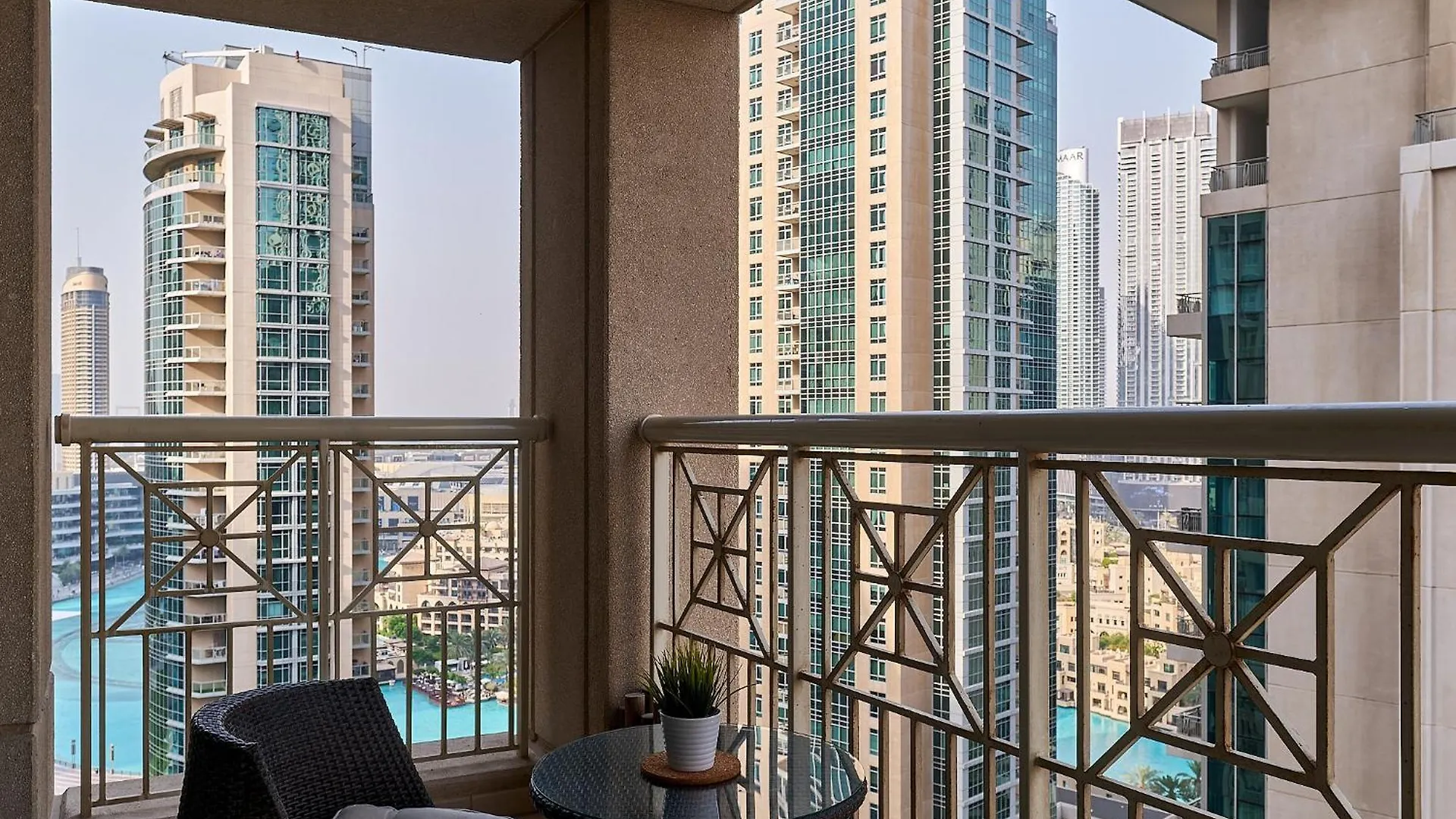 Bellavista - 1 Bedroom - With Extra Room - Partial Fountain View Dubai Apartment